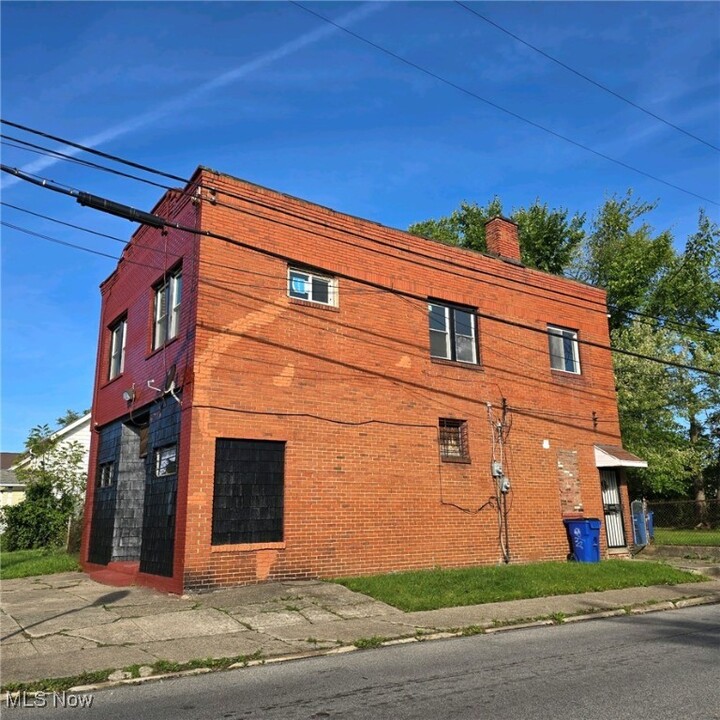 10809 Nelson Ave in Cleveland, OH - Building Photo