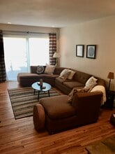 11 Overlook Ln N, Unit J in Chestertown, NY - Foto de edificio - Building Photo