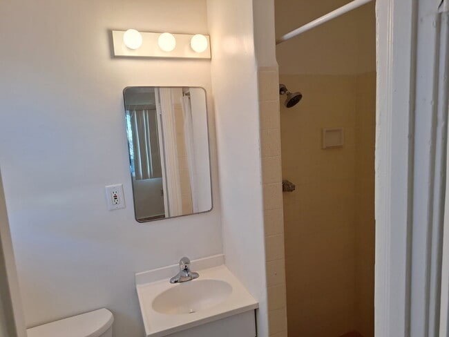 2608 W Carson St in Torrance, CA - Building Photo - Building Photo