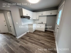 332 2nd Ave E in North Bay, ON - Building Photo - Building Photo