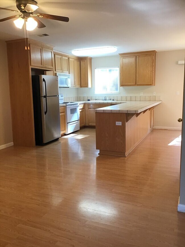 4006 Wimbledon Dr in Diamond Springs, CA - Building Photo - Building Photo