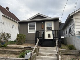 459 Fountain St in Pittsburgh, PA - Building Photo