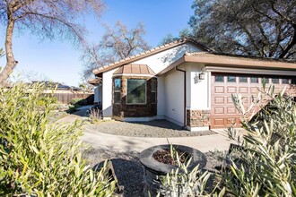 4340 Garden Oak Ct in Sacramento, CA - Foto de edificio - Building Photo