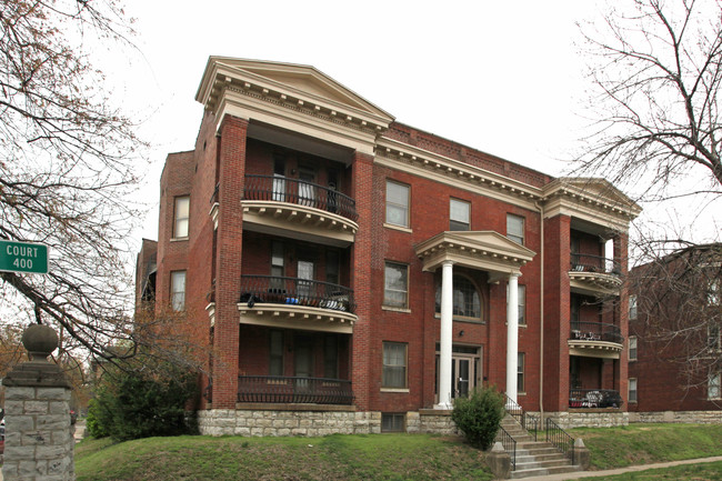 431 Kensington Ct in Louisville, KY - Foto de edificio - Building Photo