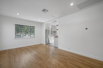 NO AVAILABILITY- 654 Ozone in Santa Monica, CA - Building Photo - Building Photo