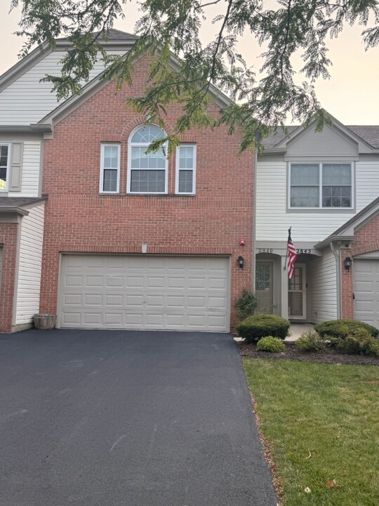 2849 Stonewater Dr in Naperville, IL - Building Photo