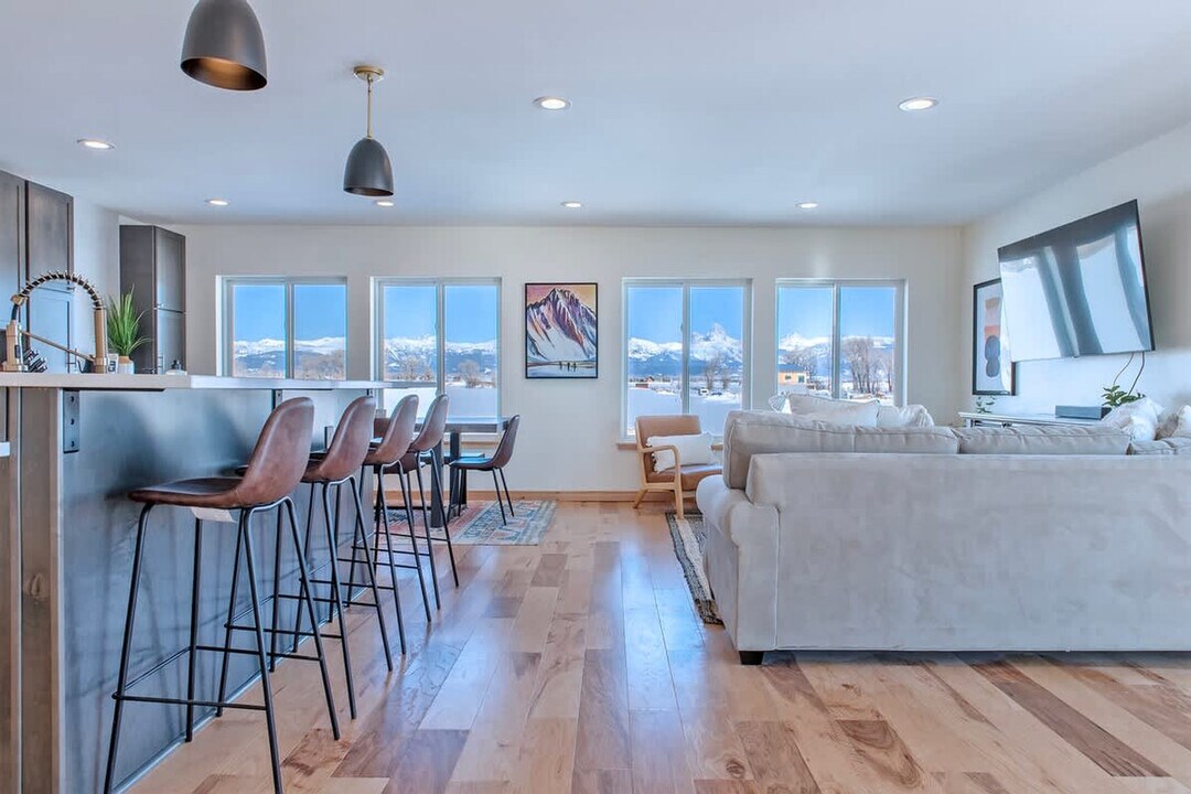 4704 Clydes Turn in Tetonia, ID - Building Photo