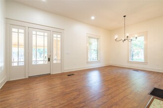 1605 S Main St in Georgetown, TX - Building Photo - Building Photo