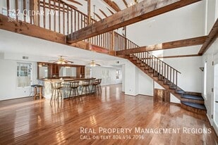 122 Cedar Ave in Colonial Beach, VA - Building Photo