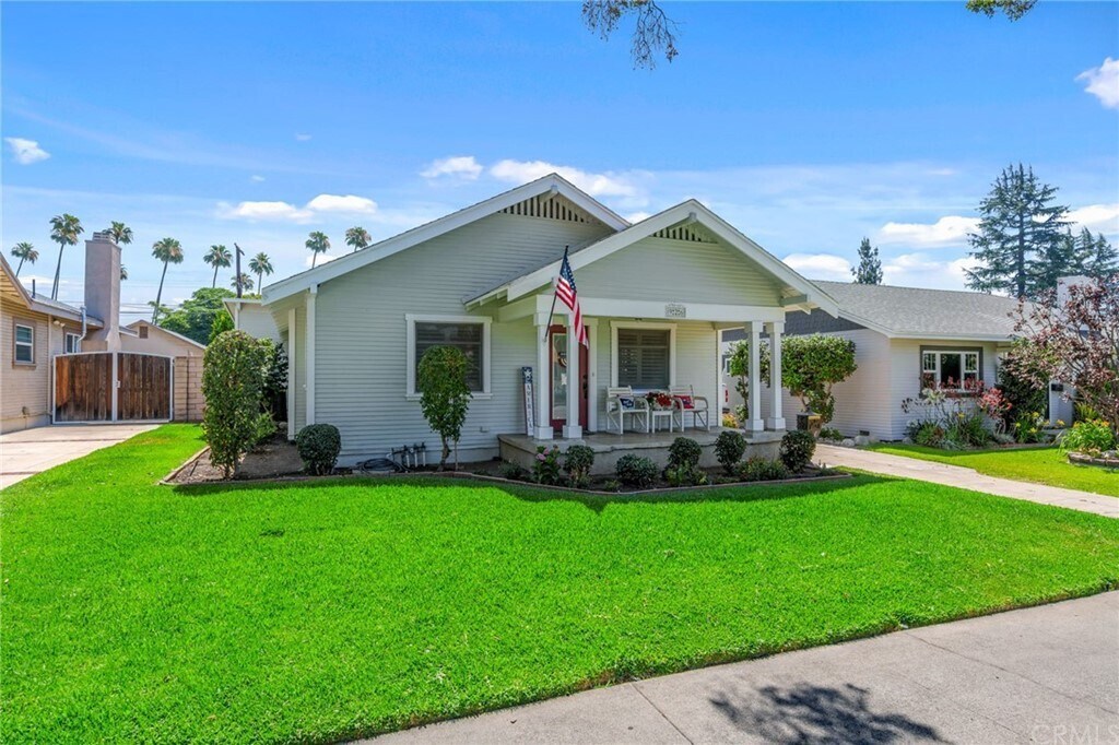 926 N San Gabriel Ave in Azusa, CA - Building Photo