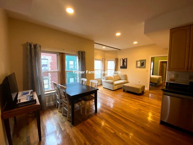 1031 Tremont St, Unit 4 in Boston, MA - Building Photo - Building Photo