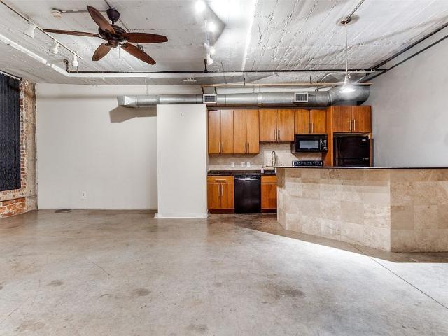 property at 1122 Jackson St