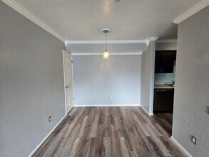 1860 White Oak Dr in Houston, TX - Building Photo - Building Photo