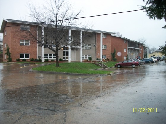 Park Place Apartments in Cambridge, OH - Building Photo - Building Photo