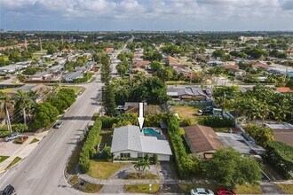 9699 SW 35th St in Miami, FL - Building Photo - Building Photo