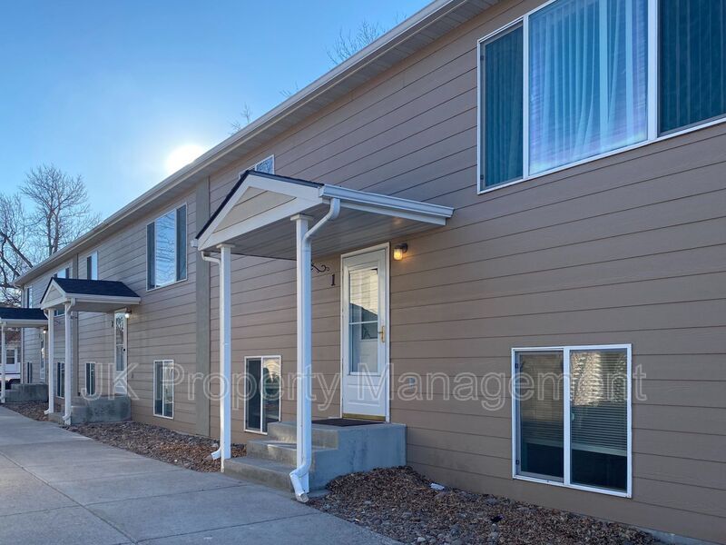 819 6th Ave S in Great Falls, MT - Building Photo