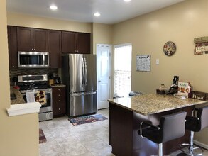 25411 Morse Dr in Chantilly, VA - Building Photo - Building Photo