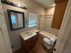 156 Summer Creek Dr in Longview, TX - Building Photo - Building Photo