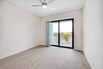 Imperial Crossing Luxury Apartment Homes in Bonita Springs, FL - Building Photo - Interior Photo