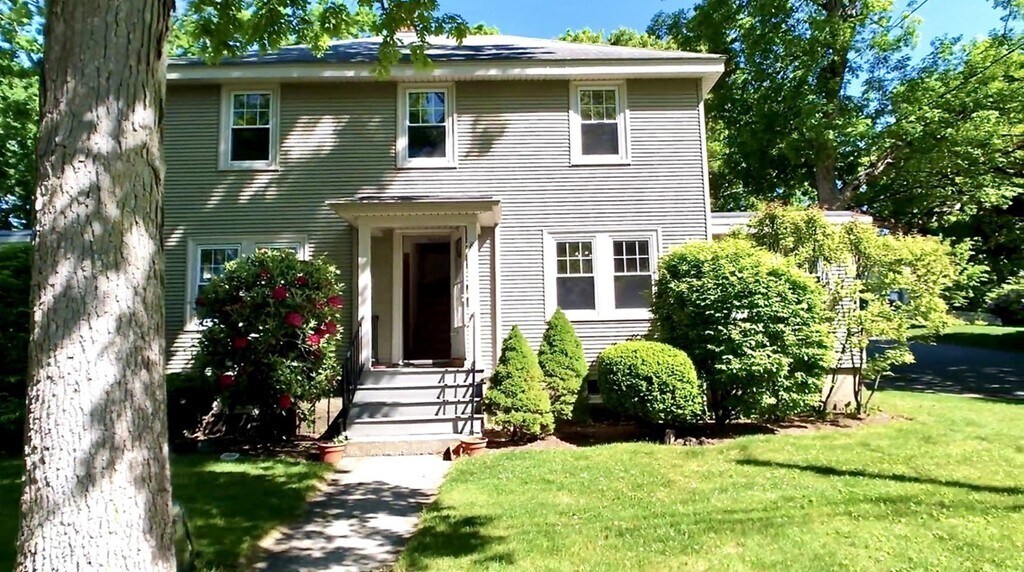 8 Dunedin Rd in Wellesley, MA - Building Photo