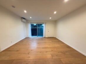 517 Pier Ave, Unit #2 in Santa Monica, CA - Foto de edificio - Building Photo
