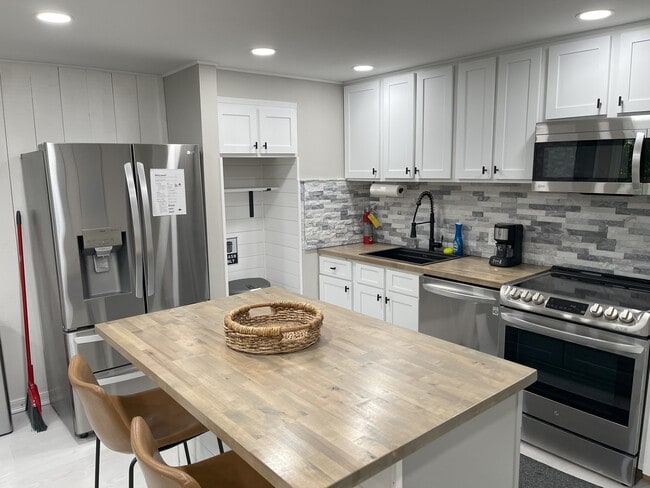 697 E Mountain Rd in Killington, VT - Building Photo - Building Photo