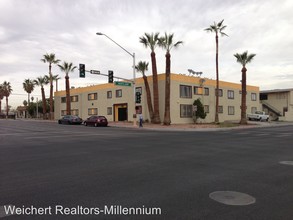 1116 E Ogden Ave-Unit -#14 in Las Vegas, NV - Building Photo - Building Photo