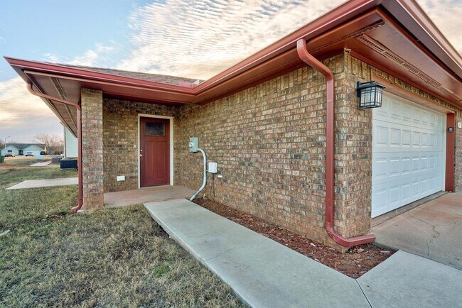 401 Debra Ct in Stillwater, OK - Building Photo - Building Photo