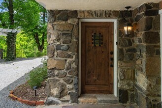 94 Colabaugh Pond Rd in Croton-on-Hudson, NY - Building Photo - Building Photo