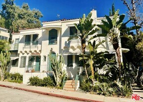 2166 Beachwood Terrace in Los Angeles, CA - Building Photo