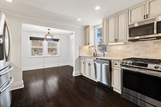 23 Nicholas Ave in Greenwich, CT - Building Photo - Building Photo
