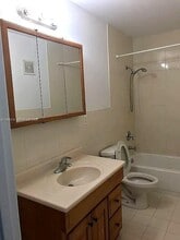 5448 NW 169th Terrace in Miami Gardens, FL - Building Photo - Building Photo