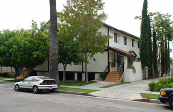 Cedar Townhomes in Glendale, CA - Building Photo - Building Photo