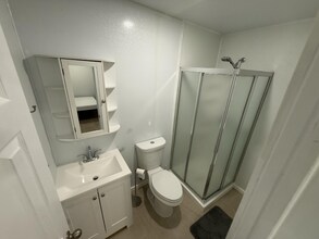 231 W 41st St in Hialeah, FL - Building Photo - Building Photo