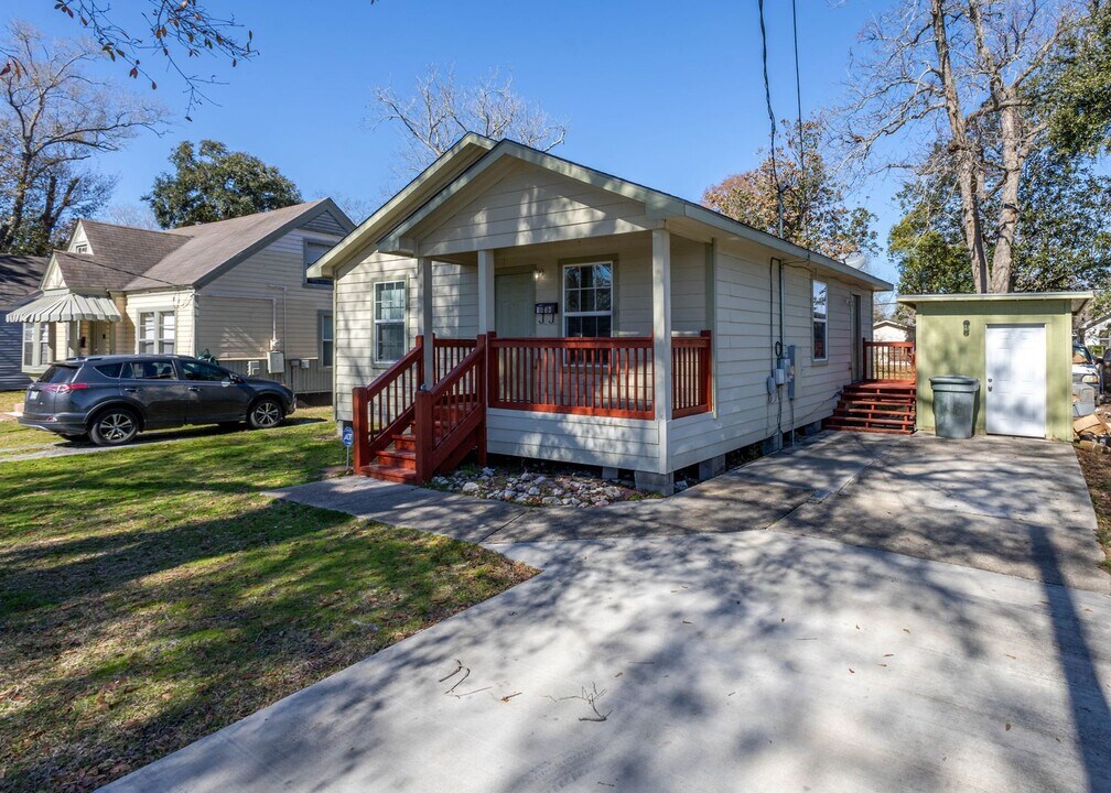 1834 Roberts St in Beaumont, TX - Building Photo