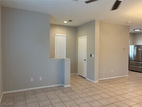 9904 Via Delores Ave in Las Vegas, NV - Building Photo - Building Photo