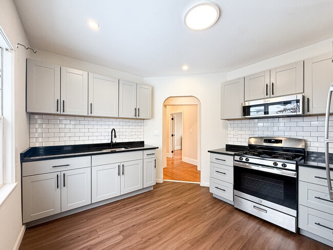 57 Rexford St, Unit 2 in Boston, MA - Building Photo - Building Photo