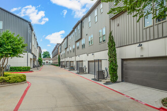 Palo Alto in Dallas, TX - Foto de edificio - Building Photo