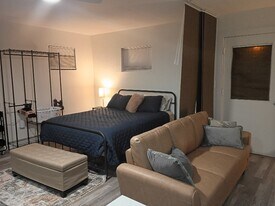 739 Daisy Dr in Bullhead City, AZ - Building Photo