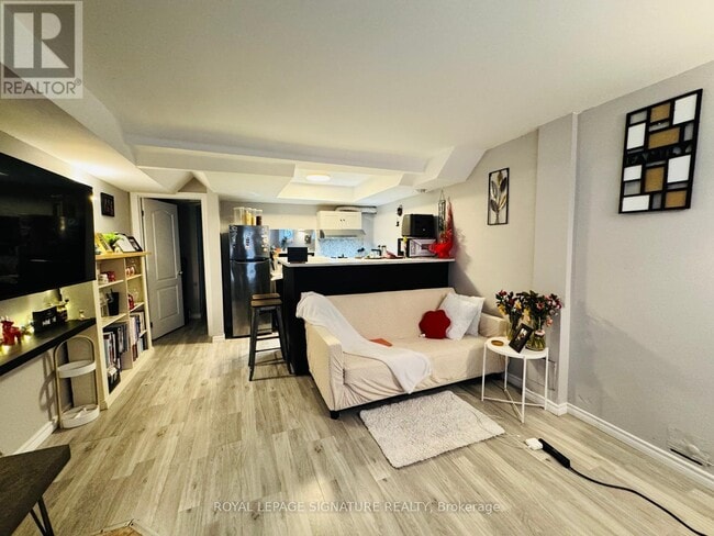 87 Leroy Ave in Toronto, ON - Building Photo - Building Photo