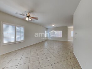 154 W Camino Espiga in Sahuarita, AZ - Building Photo - Building Photo