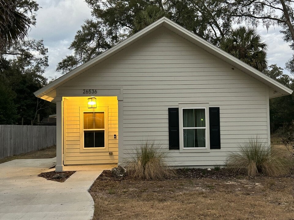 26536 NW 2nd Ave in Newberry, FL - Building Photo