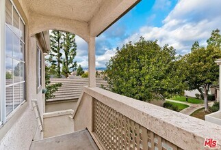 1055 Waltham Rd in Simi Valley, CA - Building Photo - Building Photo