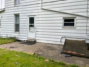 709 E 2nd St, Unit 1 in Defiance, OH - Foto de edificio - Building Photo