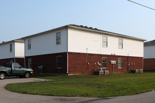 Creekside Apartments in Charlestown, IN - Building Photo