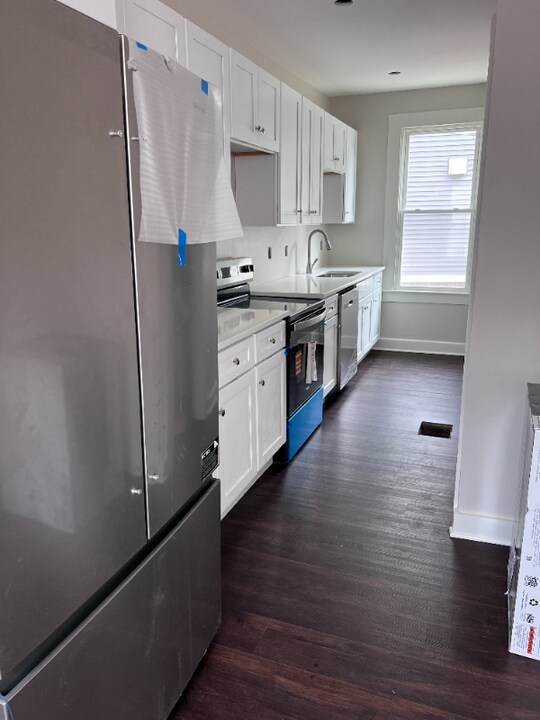 57 E Main St in Branford, CT - Building Photo