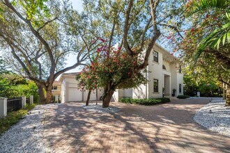 150 W Sunrise Ave in Coral Gables, FL - Building Photo - Building Photo