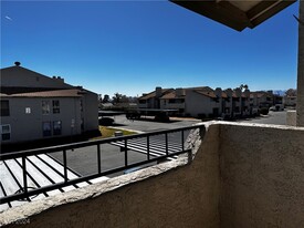 3770 Shirebrook Dr in Las Vegas, NV - Building Photo - Building Photo