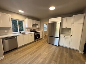 18208 56th St Ct E in Bonney Lake, WA - Building Photo