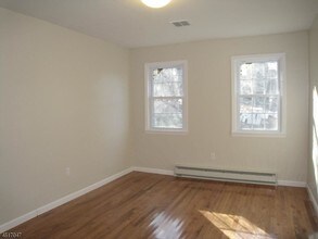 35 Morningside Dr in Livingston, NJ - Building Photo - Building Photo